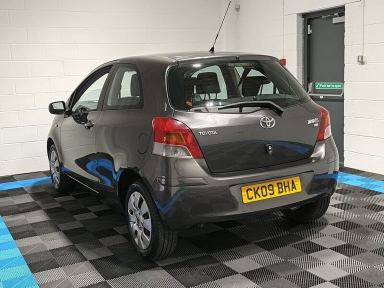 2009 Toyota Yaris VVT-i TR Hatchback Petrol Manual