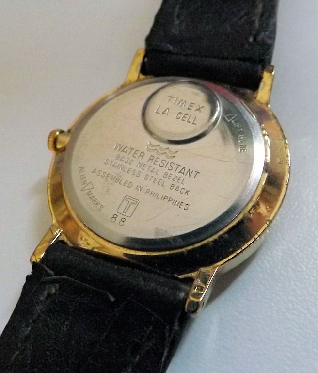 VINTAGE TIMEX QUARTZ WATCH WITH GOOD QUALITY BROWN LEATHER STRAP G.W.O.