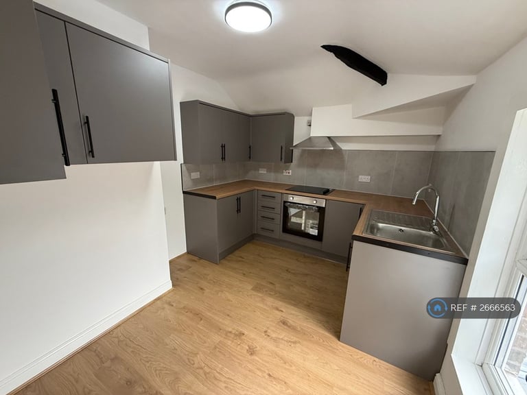 2 bedroom flat in High Street, Sandbach, CW11 (2 bed) (#2666563)