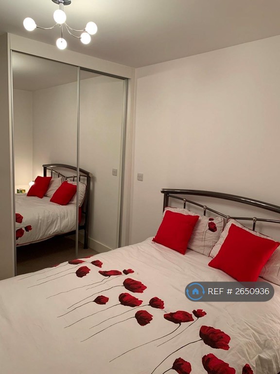 2 bedroom flat in Piccadilly House, Ruislip, HA4 (2 bed) (#2650936)