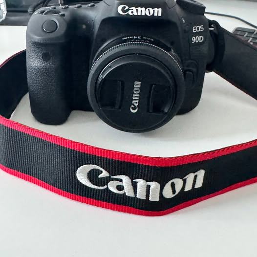 image for CANON EOS 90D Body + 24mm and 50mm Lence