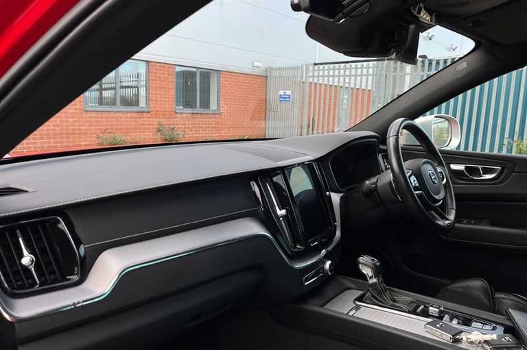 2018 Volvo XC60 2.0 T5 R-Design Pro SUV 5dr Petrol Auto AWD Euro 6 (s/s) (250 ps) SUV Petrol Auto...