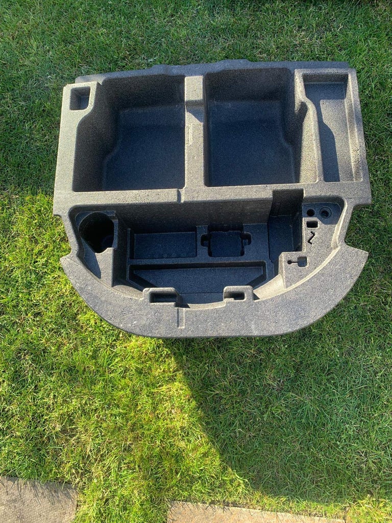 image for  SKODA SUPERB TOOL KIT TYRE TRAY ESTATE  2015-2024