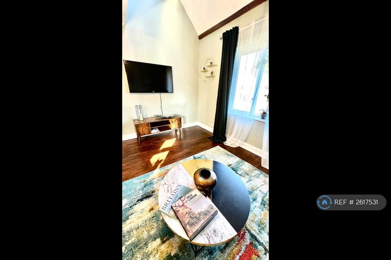 2 bedroom house in Ladygrove Drive, Guildford, GU4 (2 bed) (#2617531)