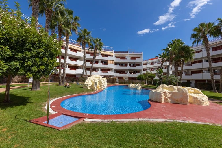 Spaish apartment costa Blanca. Costa blanca holiday apartment Playa Flamenca Spain 2 bed 2 bath