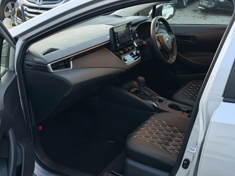 2022 Toyota Corolla TOURING ESTATE GX SILVER 1.8L PETROL HYBRID ELECTRIC AUTOMATIC 5 SEATER Estat...