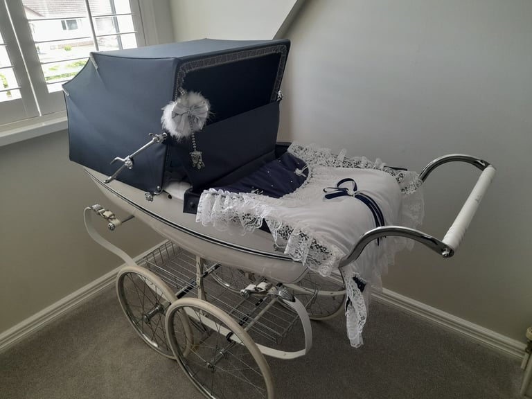COLLECTORS ITEM LUXURY SILVERCROSS BALMORAL COACHBUILT BABY PRAM