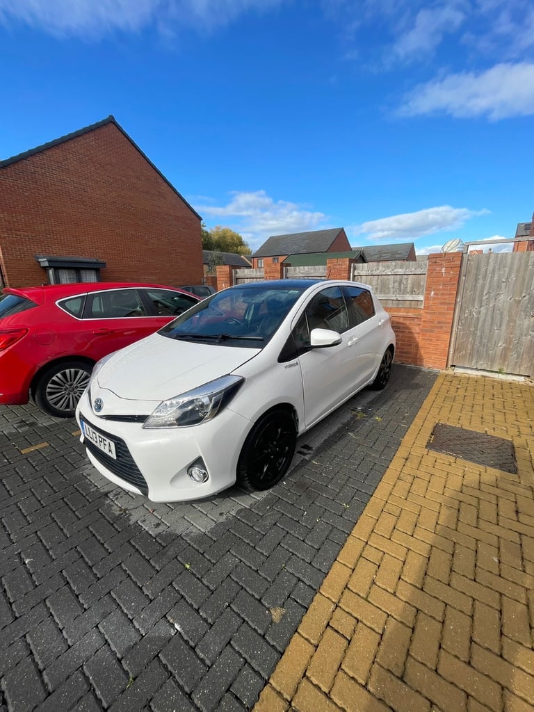 image for Toyota, HYBRID AUTOMATIC YARIS, Hatchback, 2013, Other, 1497 (cc), 5 doors
