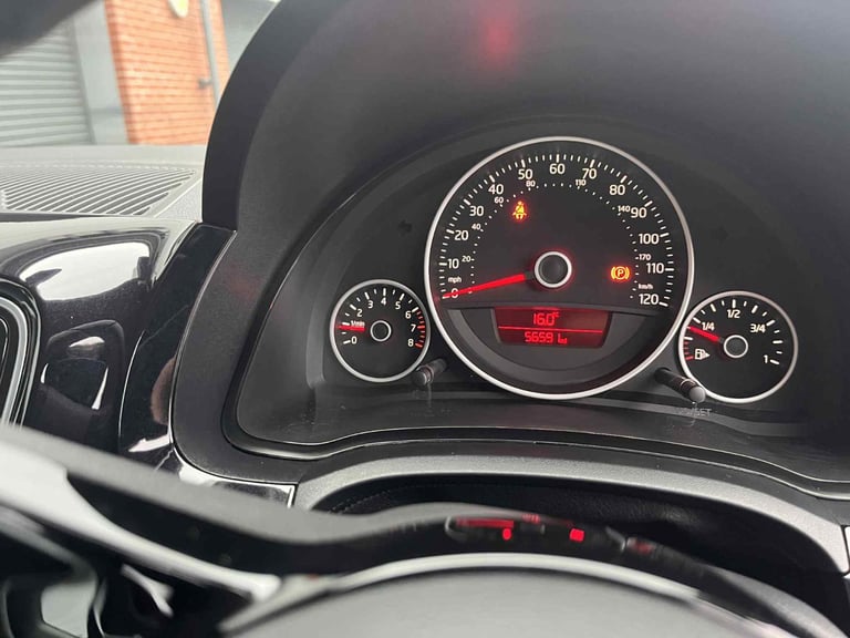 Volkswagen, UP, Hatchback, 2012, Manual, 999 (cc), 3 doors