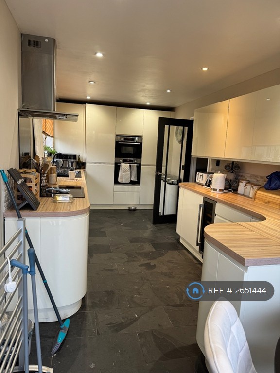 1 bedroom in Long Gages, Basildon, SS14 (#2651444)