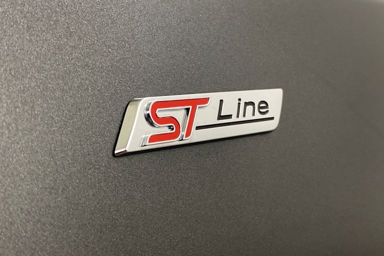 2025 Ford Focus 744494 Hatchback Petrol Manual