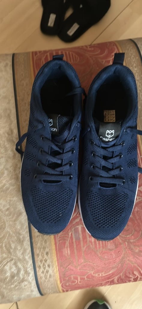 Ladies trainers size 7.5