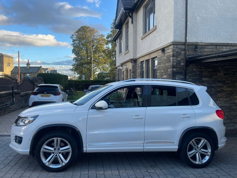 2013 Volkswagen Tiguan 2.0 TDi BlueMotion Tech R-Line 177 5dr DSG ESTATE Diesel Automatic