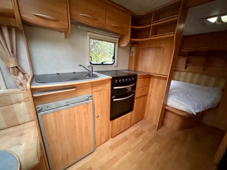 Caravan Adria Adora 532 UP Fixed Bed 2006