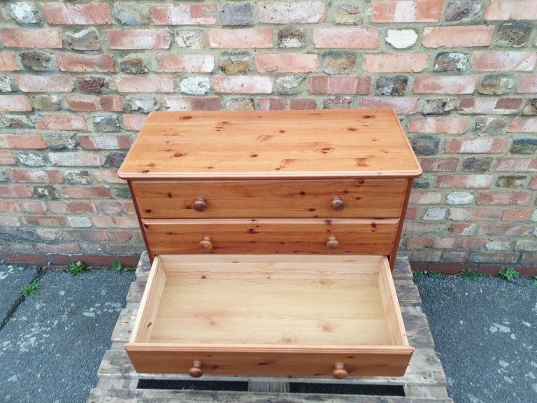 Classic Vintage Pine Chest Of Drawers commode dresser