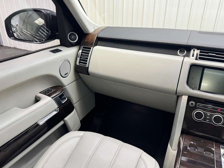 2015 Land Rover Range Rover 4.4 SDV8 Vogue SE 4dr Auto ESTATE DIESEL Automatic