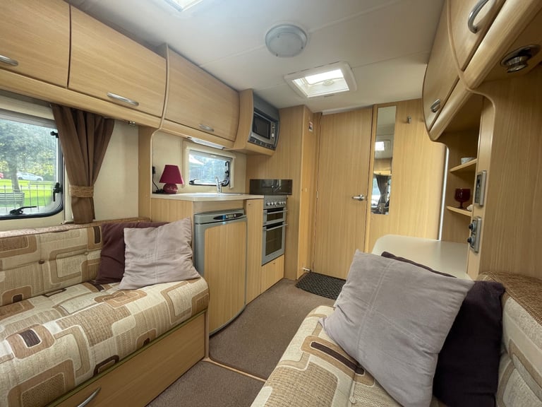 Abbey Vogue2 460