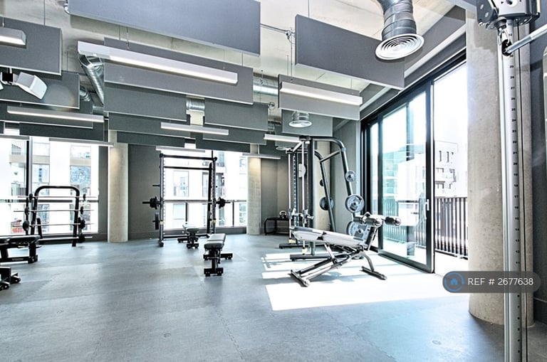 2 bedroom flat in Reminder Lane, London, SE10 (2 bed) (#2677638)