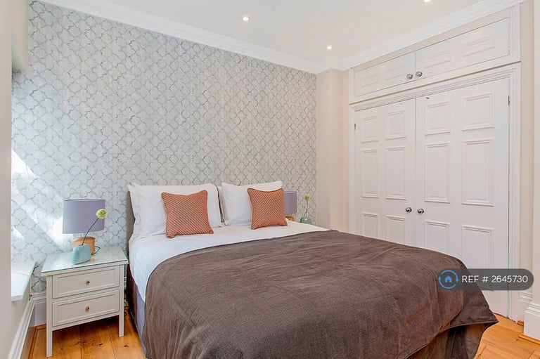 2 bedroom flat in Prince Of Wales Terrace, London, W8 (2 bed) (#2645730)