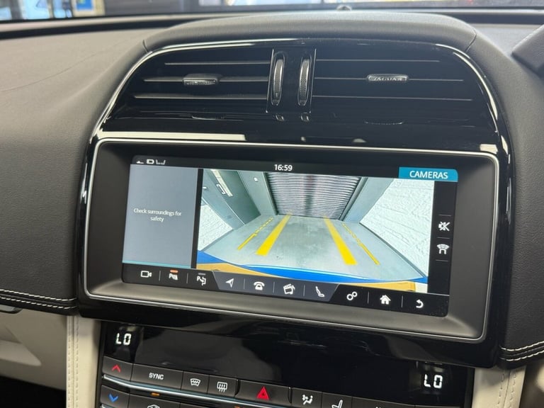 2020 Jaguar F-Pace 5.0 V8 SVR SUV 5dr Petrol Quickshift AWD Euro 6 (s/s) (550 ps) ESTATE Petrol A...