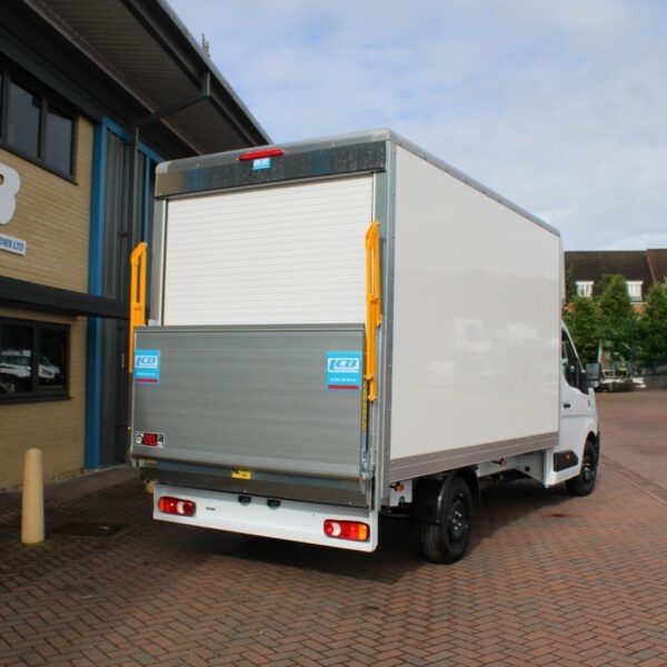 RENAULT MASTER ADVANCE 150BHP 4.1 METER LUTON VAN WITH TAIL LIFT BRAND NEW MODEL