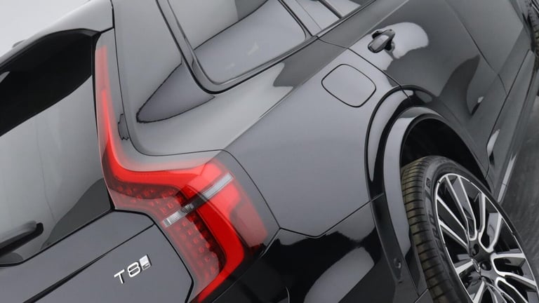 2025 Volvo XC90 T8 PHEV AWD Ultra, Dark, 7 Seats (Sunroof, Pilot Assist, Bowers &amp; Wilkins) ES...