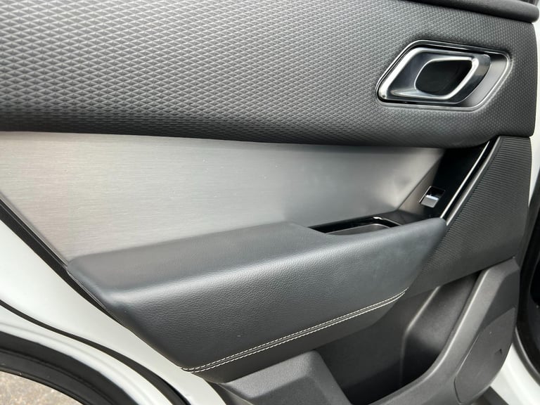 2017 Land Rover Range Rover Velar 2.0 D180 R-Dynamic S Auto 4WD Euro 6 (s/s) 5dr ESTATE Diesel Au...