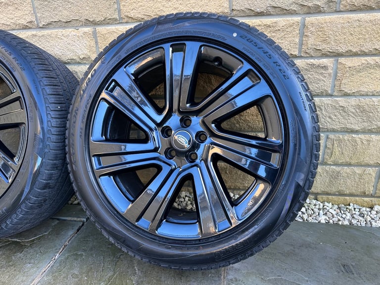 Range Rover Sport Vogue Discovery L460 22" Alloy wheels style 7023 Powdered Black & 8mm Pirelli’s!