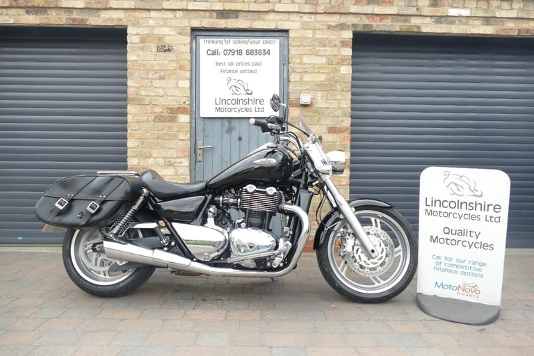 10 Triumph Thunderbird 1700