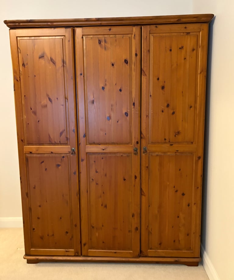 image for Four piece bedroom suite 