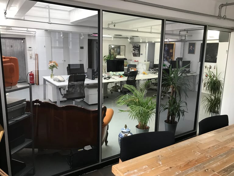 Desirable Top Floor Office Studio Premises available near Tower Bridge SE1