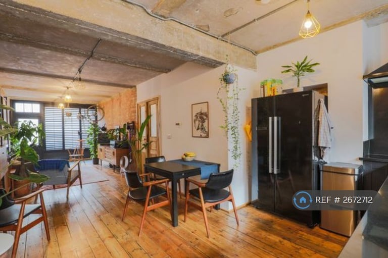 2 bedroom flat in Temple Street, London, E2 (2 bed) (#2672712)