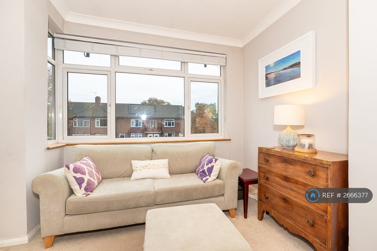2 bedroom flat in Streatham Common, London, SW16 (2 bed) (#2666377)