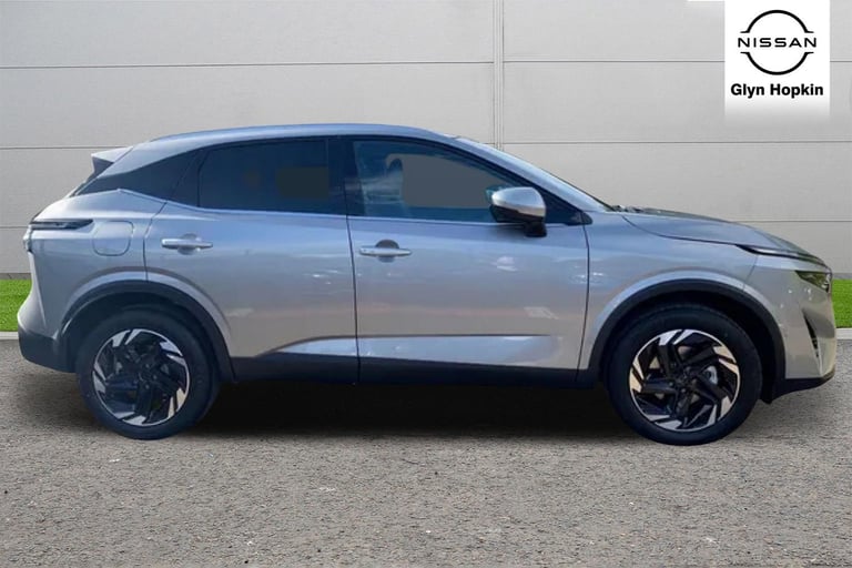 2025 Nissan Qashqai 1.3 DiG-T MH 158 N-Connecta [Glass Rf] 5dr Xtronic Hatchback Petrol Automatic