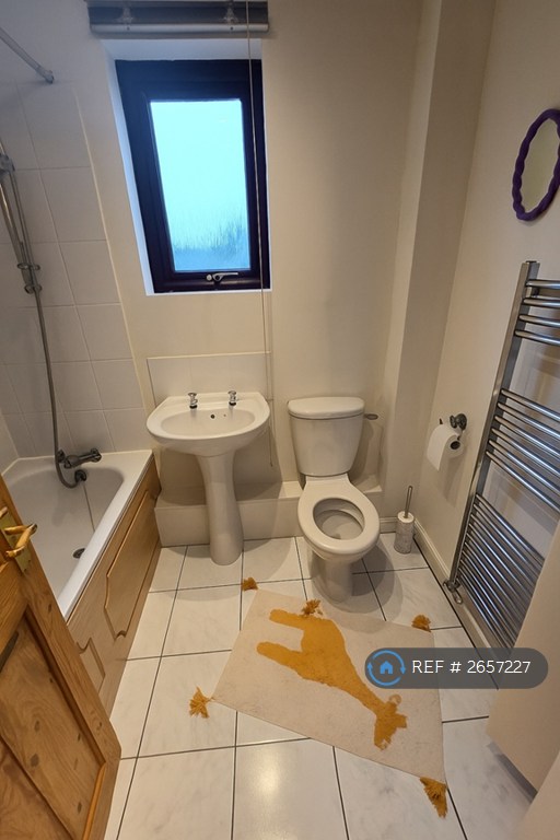 1 bedroom flat in Maiden Place, Lower Earley, Reading, RG6 (1 bed) (#2657227)