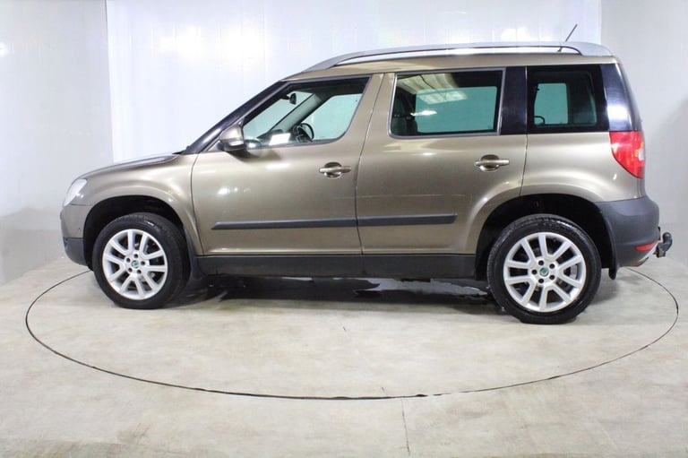 2012 61 SKODA YETI 2.0 TDI ELEGANCE SUV 5DR DIESEL DSG 4WD EURO 5 (140 PS) DIESE