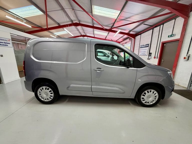 2023 23 VAUXHALL COMBO 1.5 TURBO D 2300 PRO L1 H1 EURO 6 100 BHP * 22,611 3 SEAT