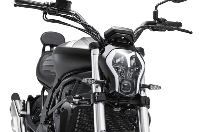 Benelli 502 C Cruiser Custom Motorcycle 500cc A2 Low Seat Like Ducati Diavel