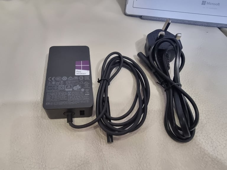 Microsoft Surface Pro 5. i7 7660U, 16GB RAM, 1TB NVME.