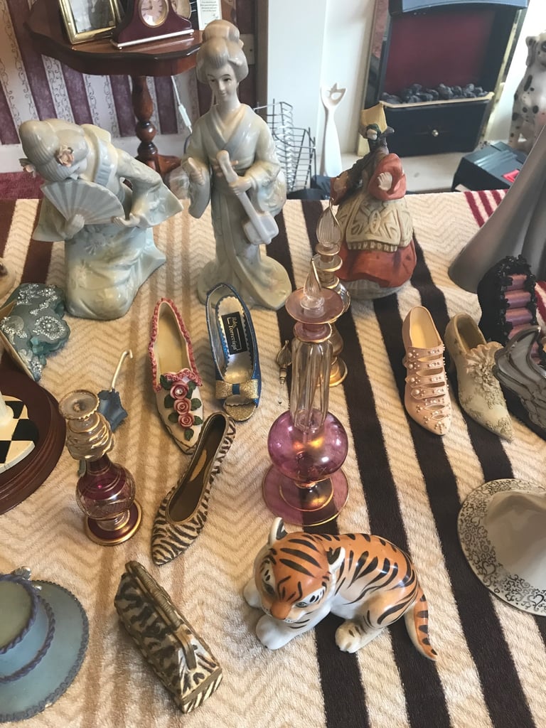 Figurines/ ornaments qty 50