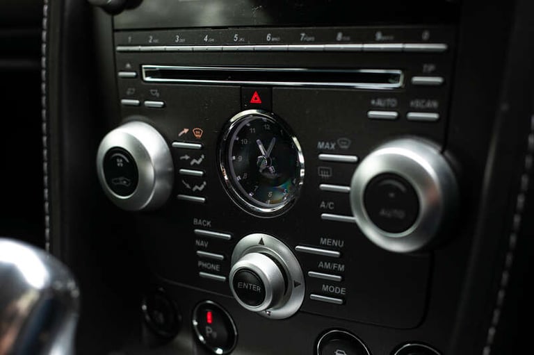 2011 Aston Martin Vantage 2dr HATCHBACK PETROL Manual