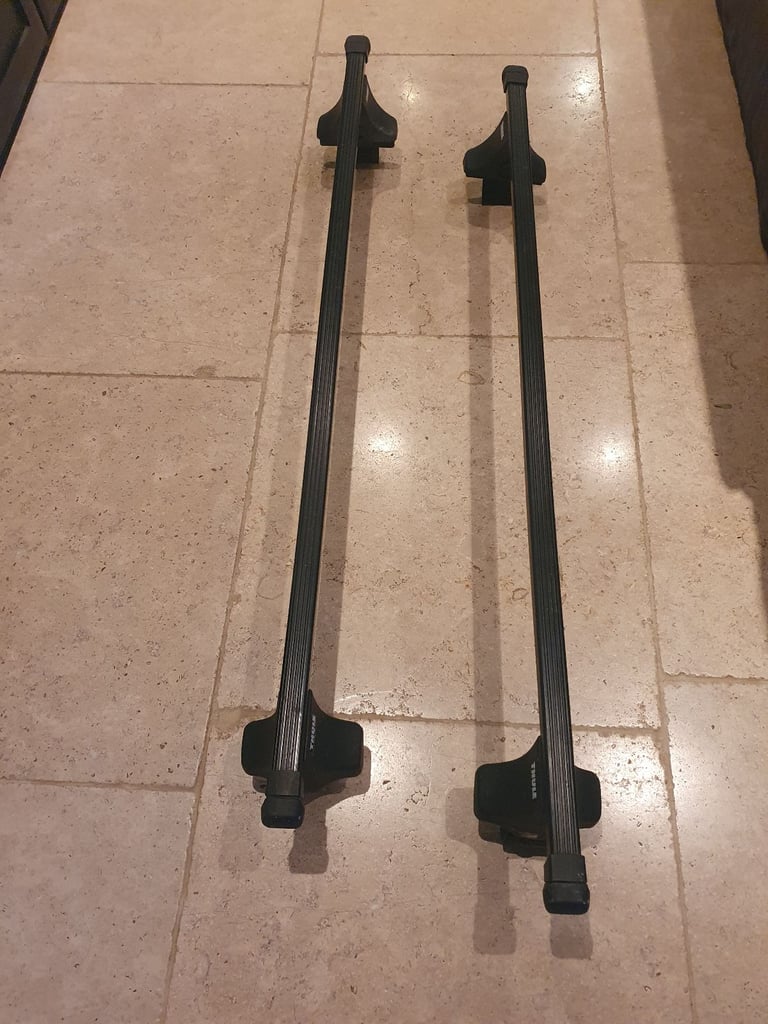 Thule Locking Roof Bars with Foot pack for Audi A3/A4 or Ford Fusion