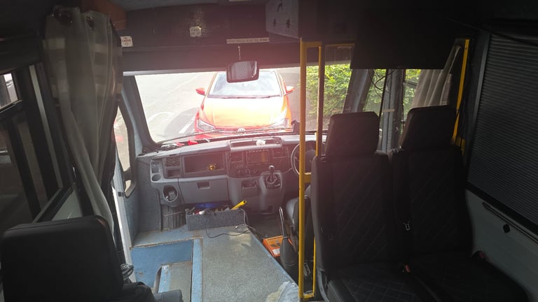 Motorhome 8 seater 6/8 birth SWAPS