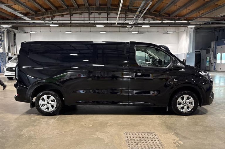 2025 Ford Transit Custom 280 Limited L2 LWB FWD 2.0 EcoBlue 136ps Low Roof, CRUISE CONTROL, AIR C...