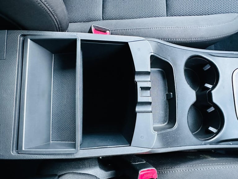 2016 Hyundai Santa Fe 2.2 CRDi SE 4WD Euro 5 5dr (5 seat) ESTATE Diesel Manual