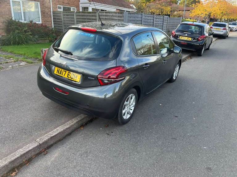 PEUGEOT 208 PURETECH 2017 WITH ONLY 33 K MILES EXCELLENT CONDITION