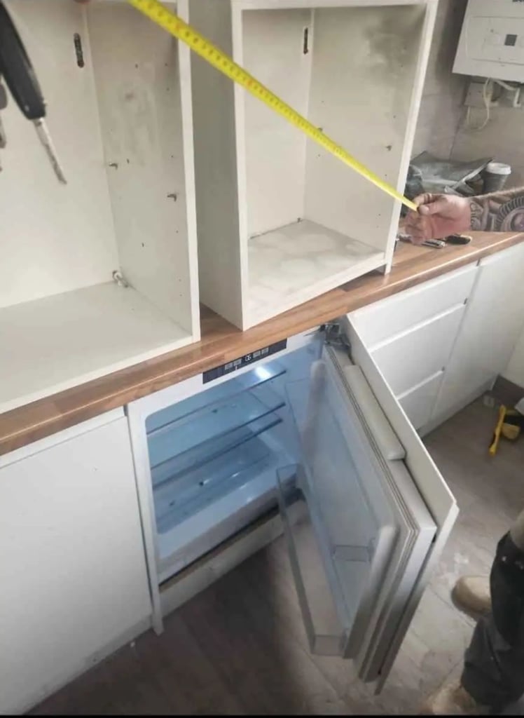 image for WREN corner base, 3 wall units, white gloss J pull doors