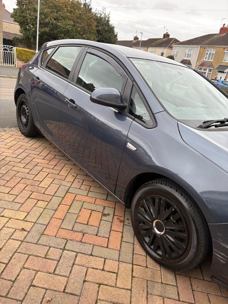 Vauxhall, ASTRA, Hatchback, 2010, Manual, 1598 (cc), 5 doors