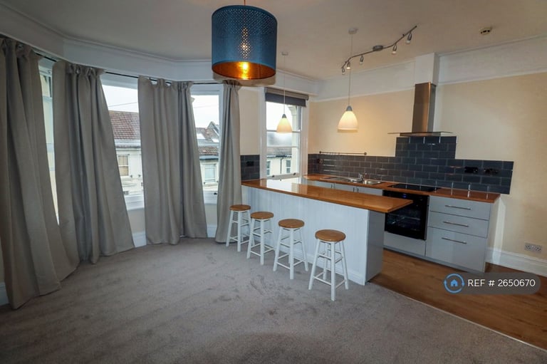 2 bedroom flat in Compton Road, Brighton, BN1 (2 bed) (#2650670)