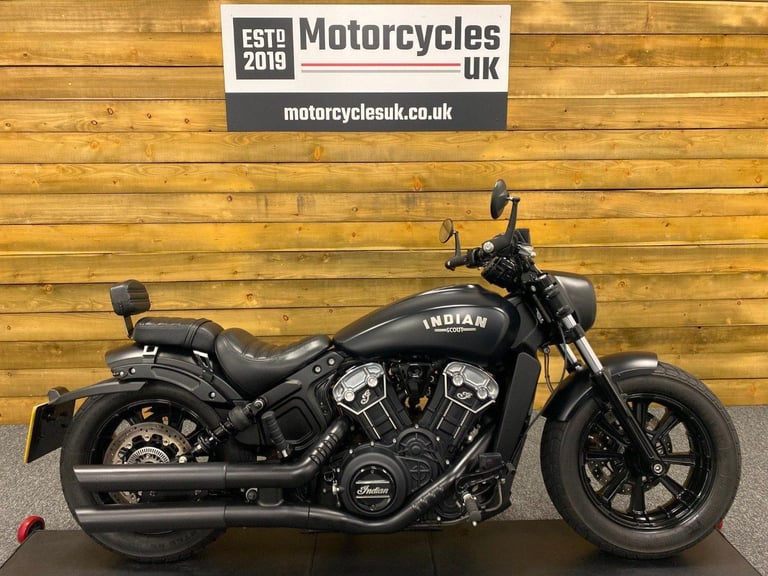 2022 Indian Scout Bobber, 1,286 Miles, Vance and Hines, pipes, Pillion seat anda